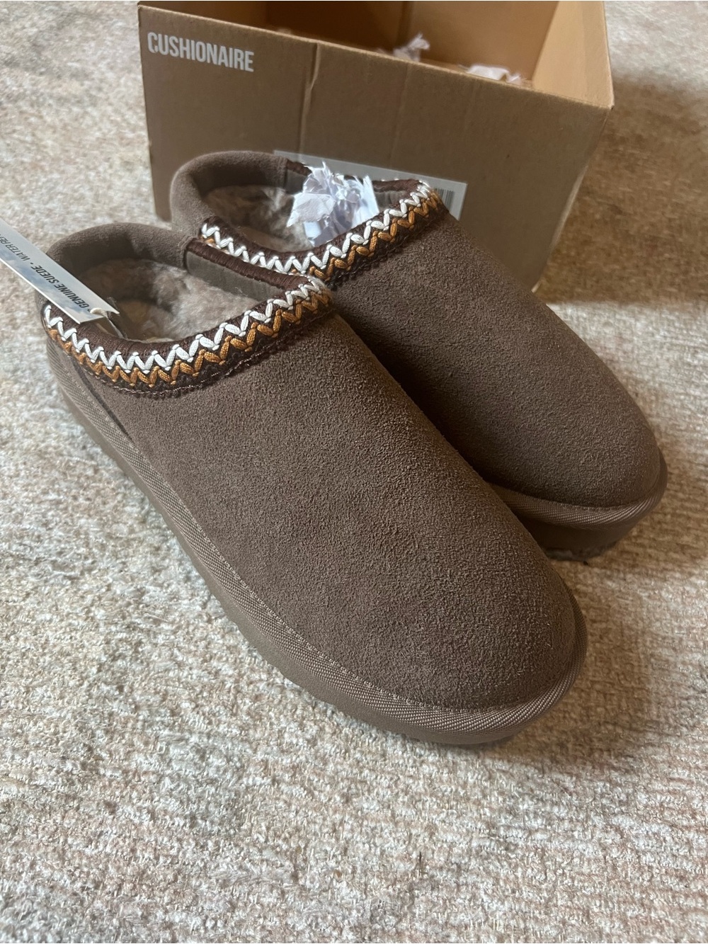 NIB Cushionaire Keto Taupe Women's Slippers Size 6.5